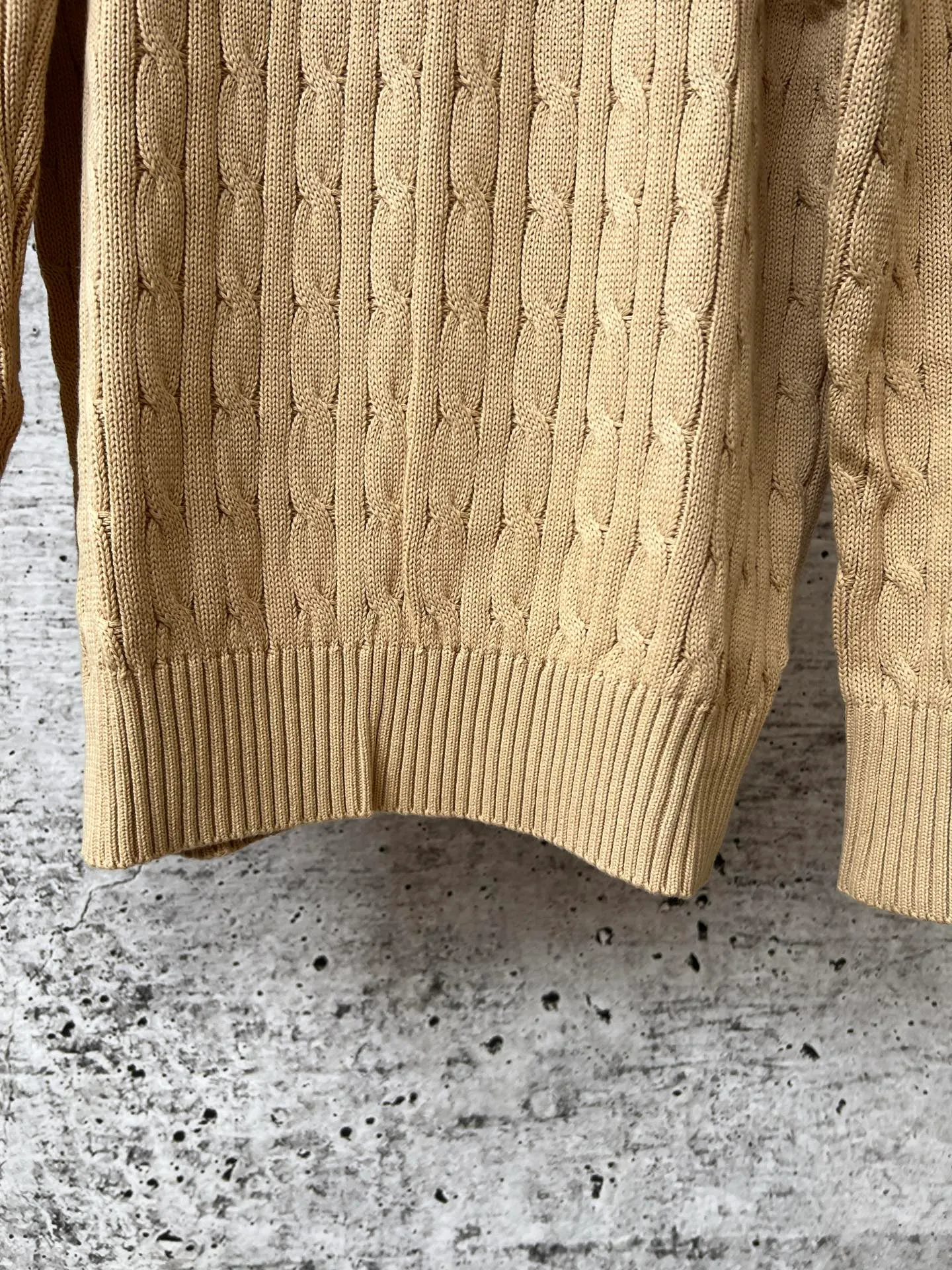 P240 Ralph Lauren fall lapel unisex polo sweater, made of the same pure cotton washed fabric as the original, all craftsmanship details restored to the original, buttoned lapel upper body with a lazy old money style